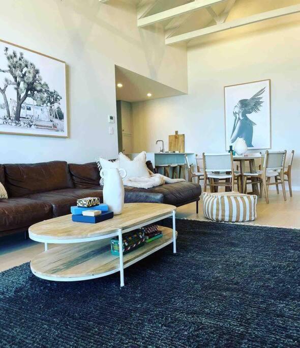 Hamptons @ - Beachfront 3 Bed Apartment Moana